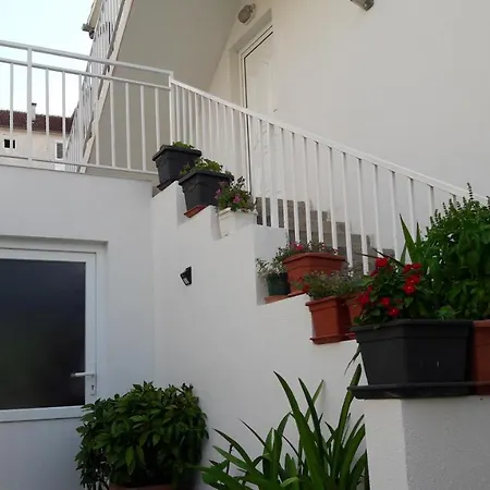 Central, Spacious, Great View * Хвар