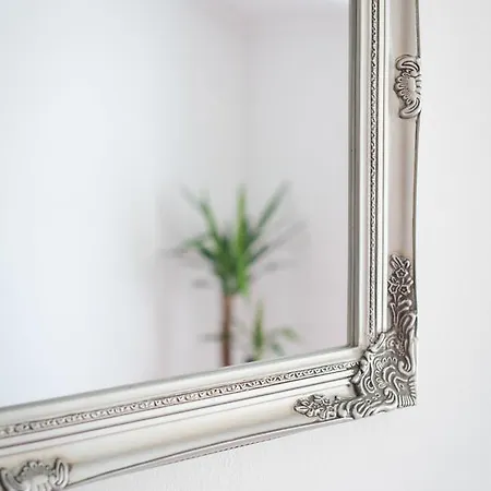 Central, Spacious, Great View Lägenhet *