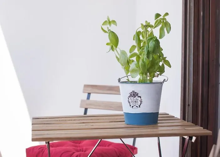 Central, Spacious, Great View Apartman *