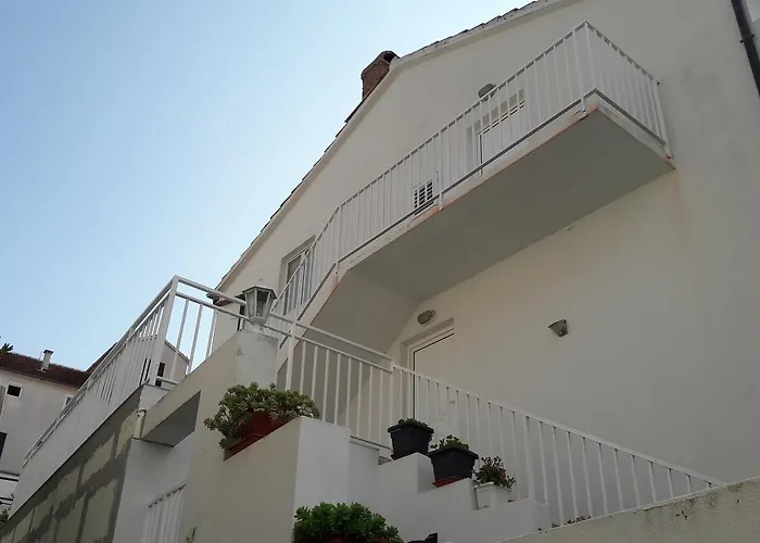 Central, Spacious, Great View * Hvar Town