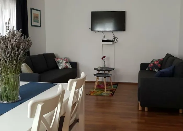 Central, Spacious, Great View Apartman *